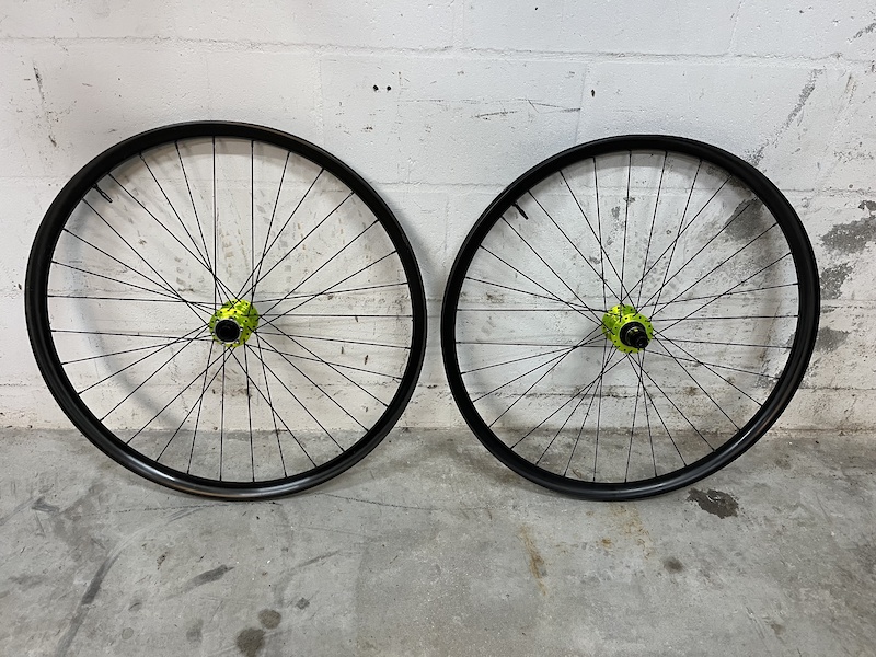 2022 Onyx Classic laced to Light Bicycle Carbon rims For Sale