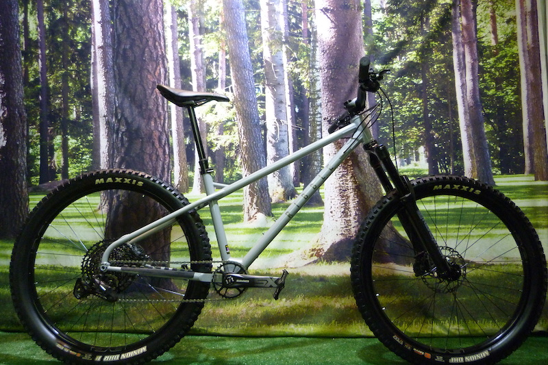 27.5 small frame mountain bike