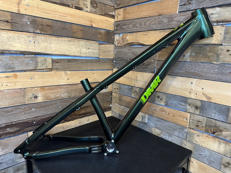2023 ExDisplay DMR Rhythm DJ Frame Green For Sale