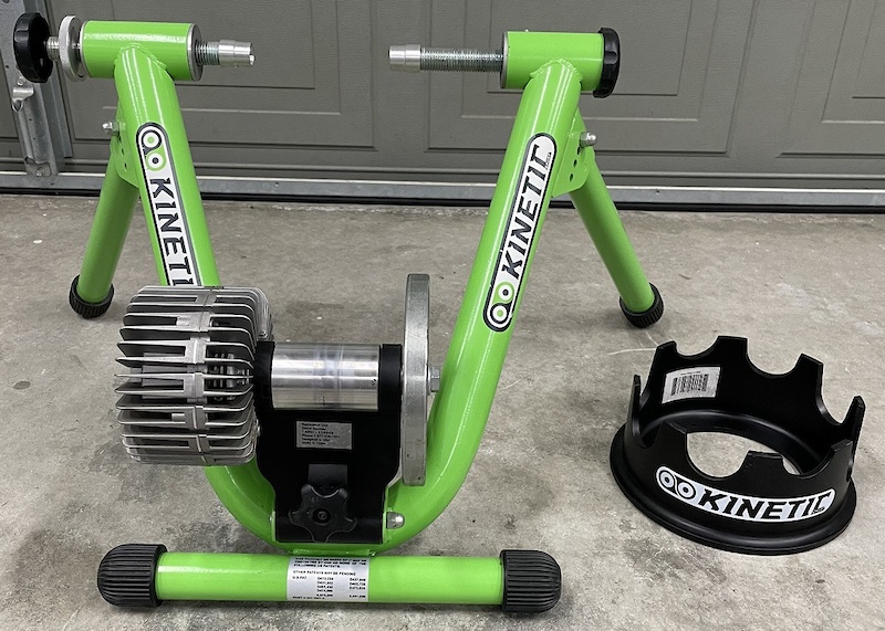 Kinetic road machine fluid bike online trainer