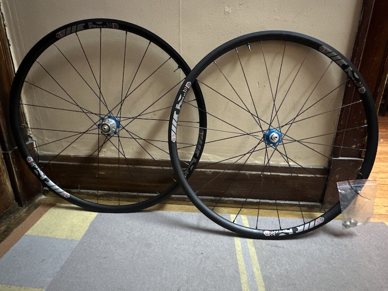 2016 Industry Nine i25 700c Wheelset w/ rotors For Sale