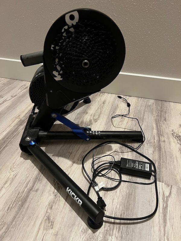 2019 Wahoo Fittness KICKR Smart Bike Trainer For Sale