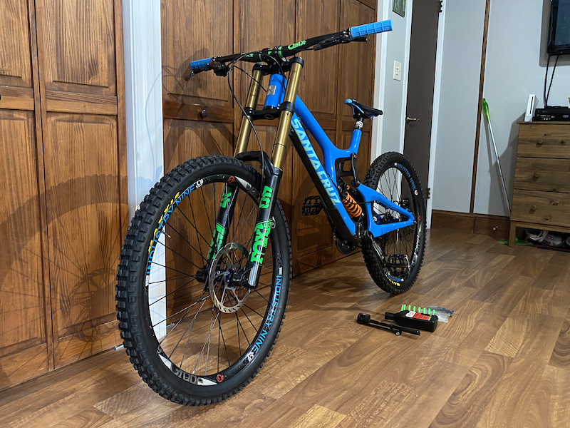 2019 Santa Cruz V10 DownHill Bike CC For Sale