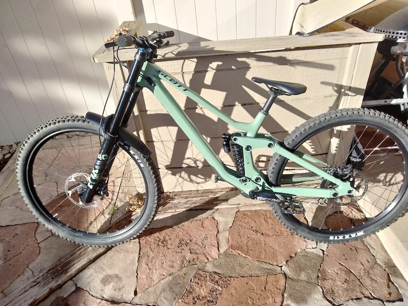 2021 Gambler 910 Carbon For Sale