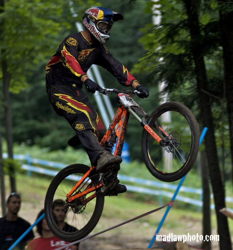 Steve Smith off the hip jump at the bottom of the course, just before the finish straight.
http://www.madlawphoto.com