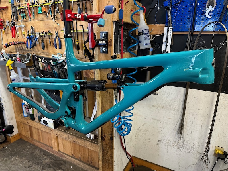 Yeti sb150 2024 turq frame