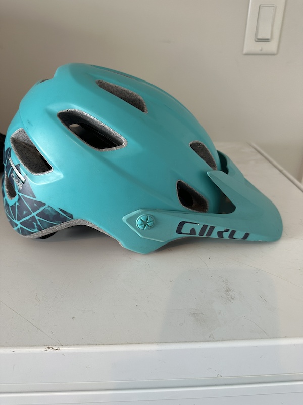 2018-giro-mip-women-s-trail-helmet-size-small-for-sale