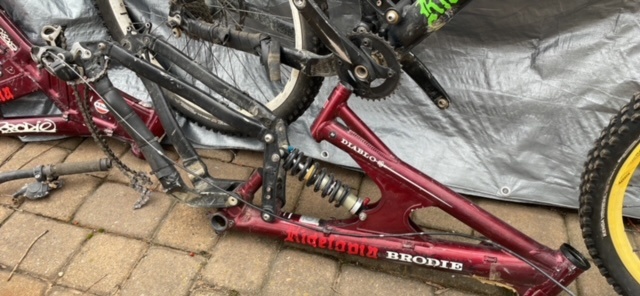 downhill bike and parts lot. semi vintage For Sale