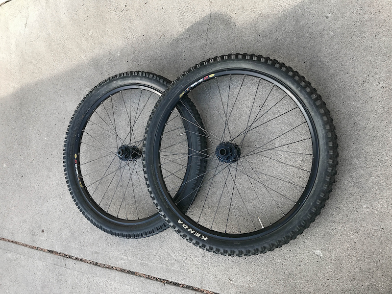 Cannondale/Mavic 321 135X12 rear / 20mm front For Sale