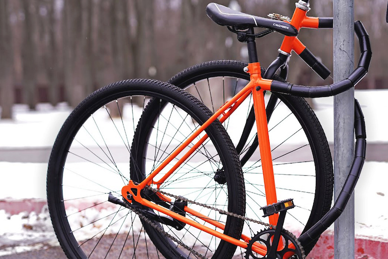 Slack Randoms: bicicletas plegables caseras, pedales planos de madera, carnicería salvaje del pantano y más