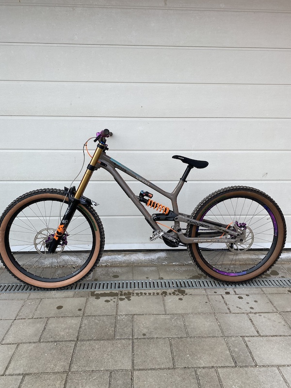 commencal furious 2021