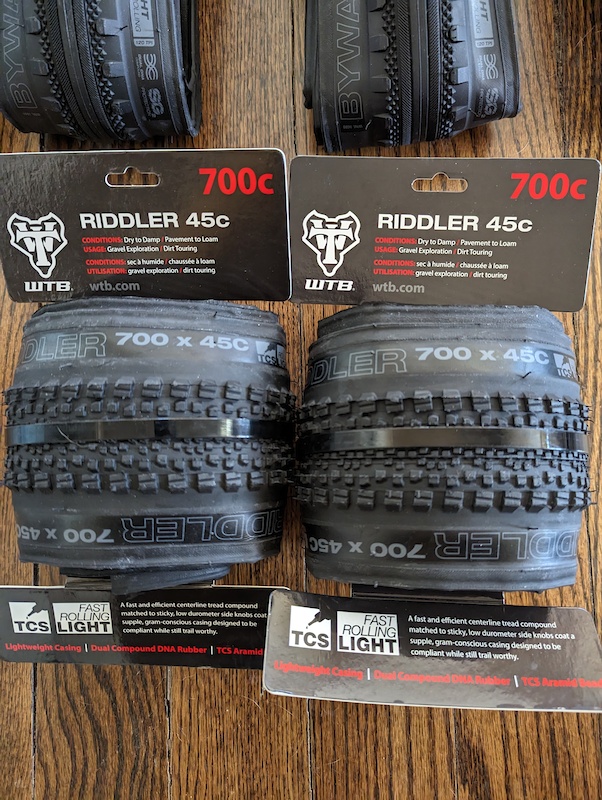 700x45 tires