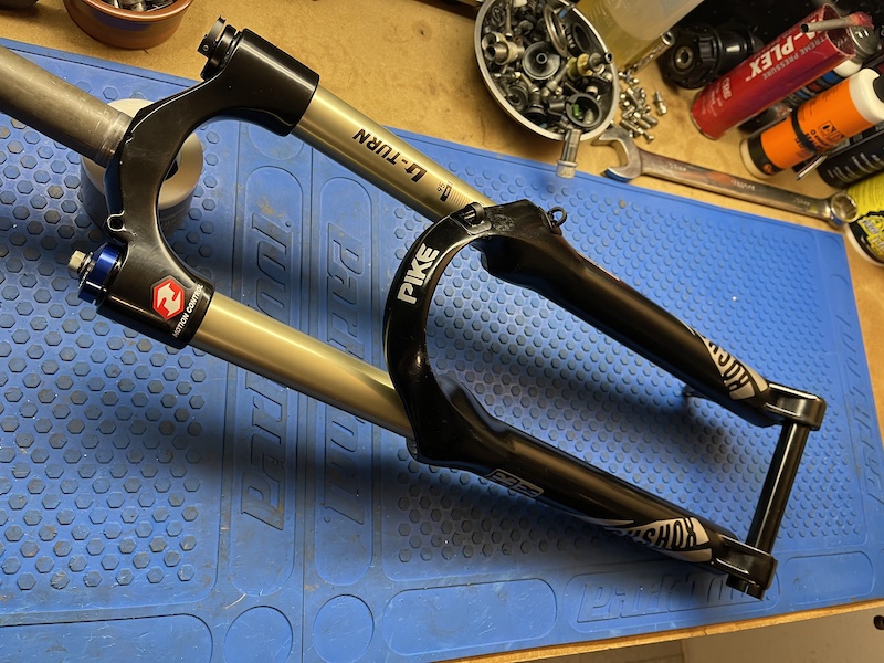 2008 Rockshox Pike 454 Coil U-turn fork /w Maxle Lite For Sale