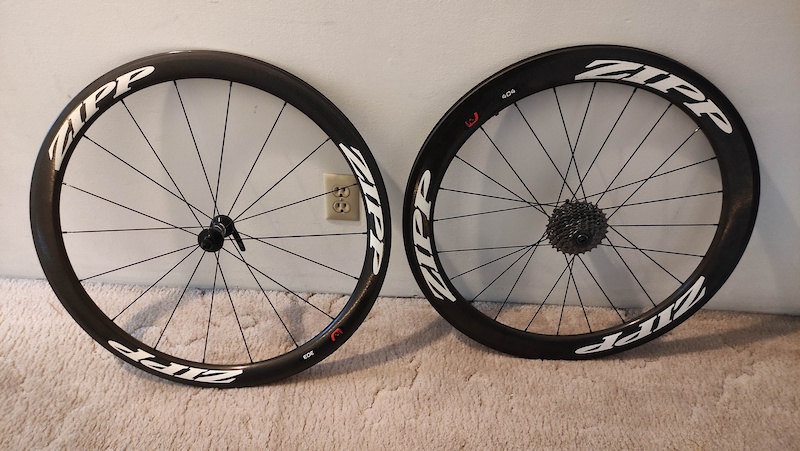 zipp 404 clinchers