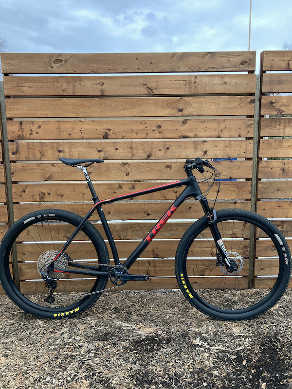 trek superfly carbon 2021