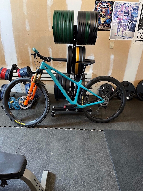 2021 Yeti Arc, Turquoise - Size Medium For Sale