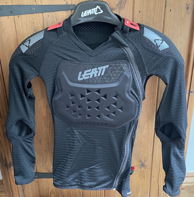 Leatt Body Protector AirFlex Stealth size XS For Sale