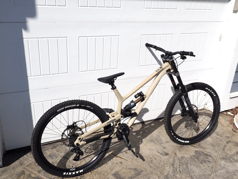 commencal furious 2021