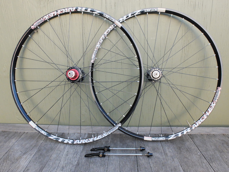 Stan's Notubes Arch EX w/ Stan's 3.30 hubs For Sale