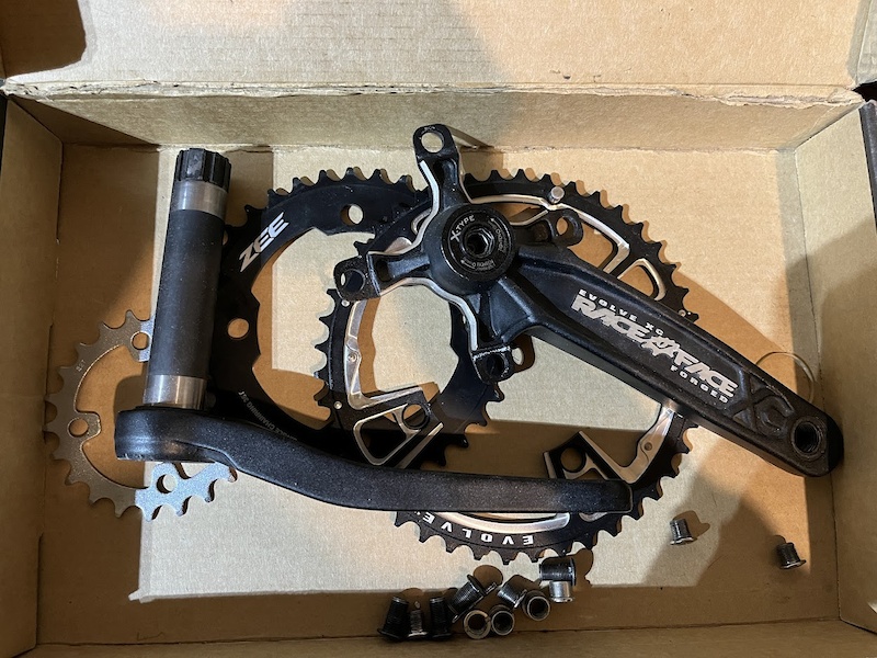 Raceface Evolve XC Crankset with ChainRings For Sale