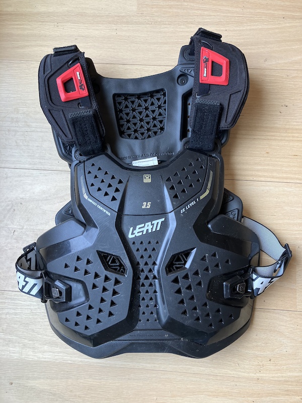 2022 Leatt 3.5 chest protector size medium For Sale