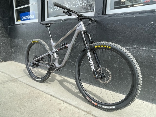 Revel Rascal Copperhead 2023 REVEL - Rascal - Medium *CUSTOM RACEFACE BUILD* For Sale