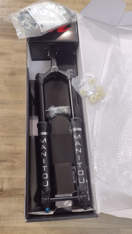 Fourche De Suspension Manitou Mezzer Pro 27,5" - Débattement 180mm - Diamètre 37mm - Pour VTT Enduro - Noire Aluminium