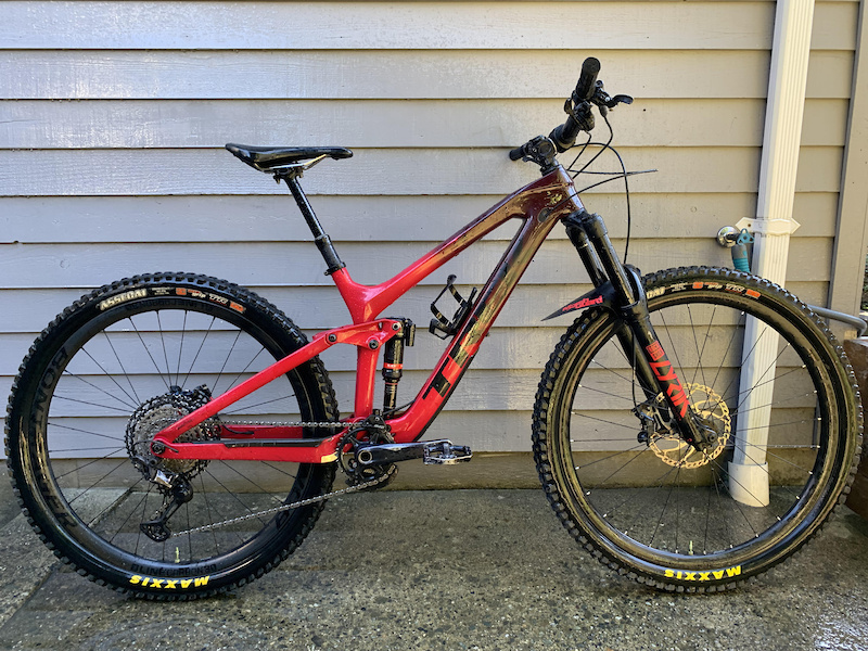 2020 Trek Slash 9.8 XT Size M with CushCore and OneUp EDC! For Sale