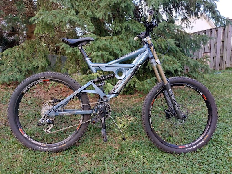 Gt ruckus downhill bike hot sale