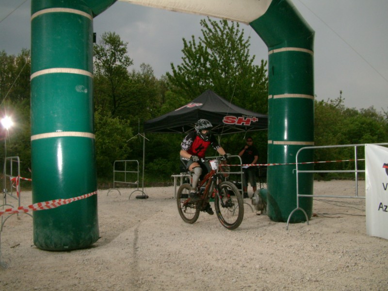 Got this photo from a friend. In the finish line of the 2007 HHH DH race.