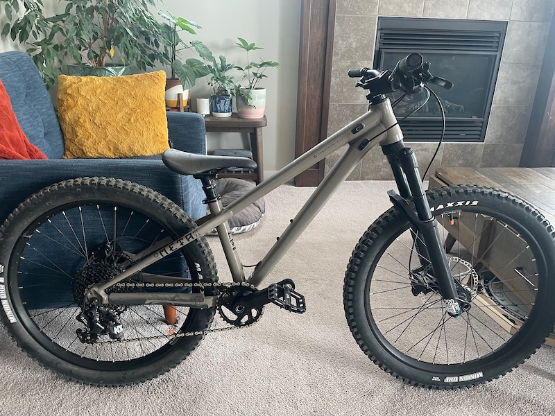 Commencal meta hotsell ht 24 review