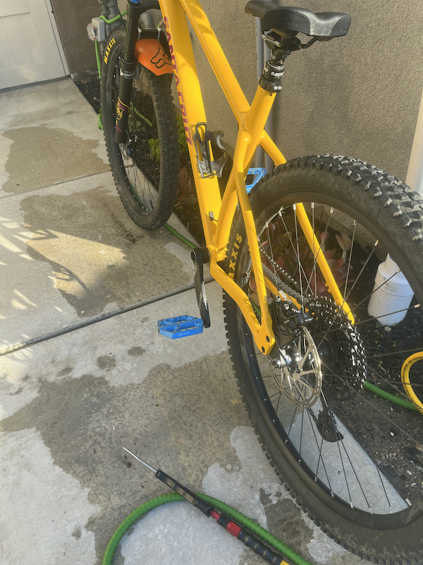 2022 Santa Cruz Chameleon AL R MX Yellow X Large For Sale