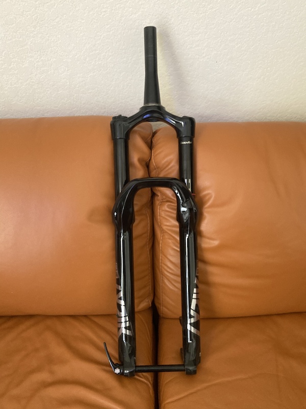 2021 Rockshox Lyrik Ultimate w/Chris King headset For Sale