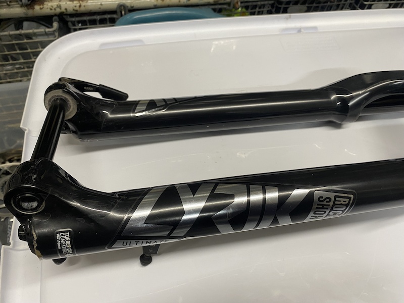 ROCKSHOX Sticker Decal Set für Lyrik Ultimate Gloss Black Foil / Glos ROCKSHOX Sticker Decal Set für Lyrik Ultimate Gloss Black Foil / Glos