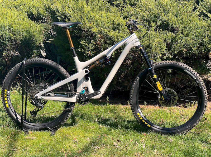 2022 YETI SB140 T1 LR MULLET MEDIUM BLANCO For Sale