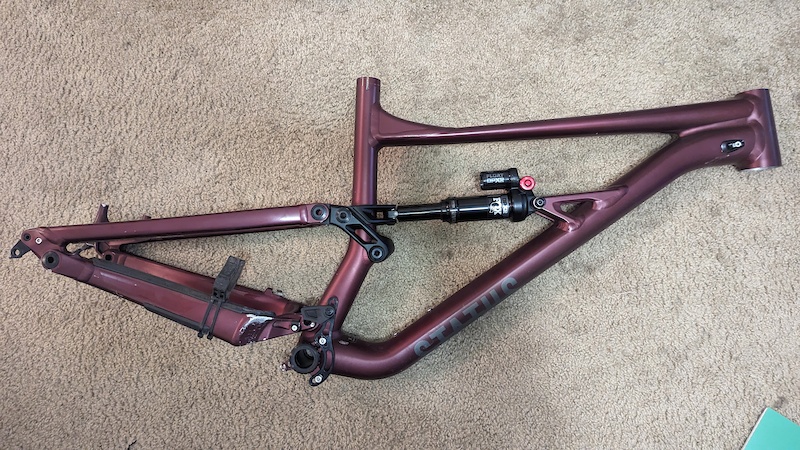 specialized status frame