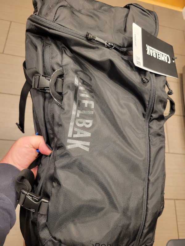 Zaino CAMELBAK SnoBlast 22L – Unisex Con Sistema Idratazione CRUX – Antigelo E Resistente Neve