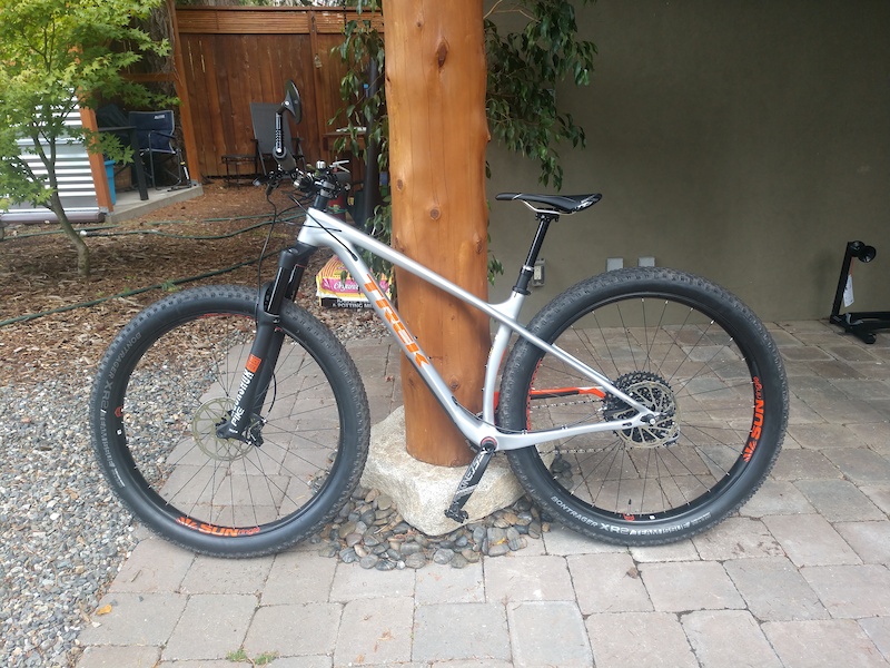 2017 Trek STACHE 9.7 carbon fiber 17.5 medium frame For Sale