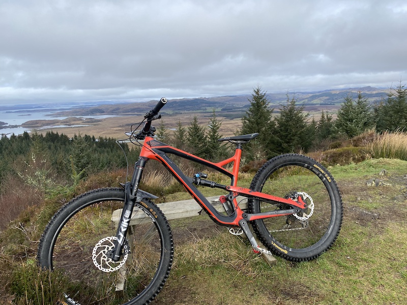 2017 YT Jeffsy CF Pro 27 + Shock and dropper For Sale