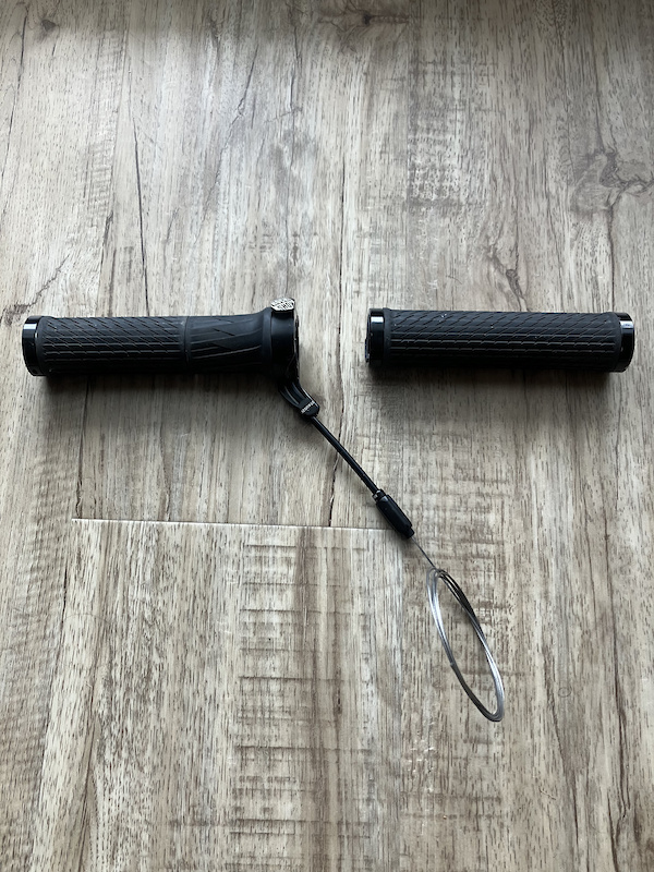 2022 Rock Shox Twist lock Suspension Lockout Grips For Sale