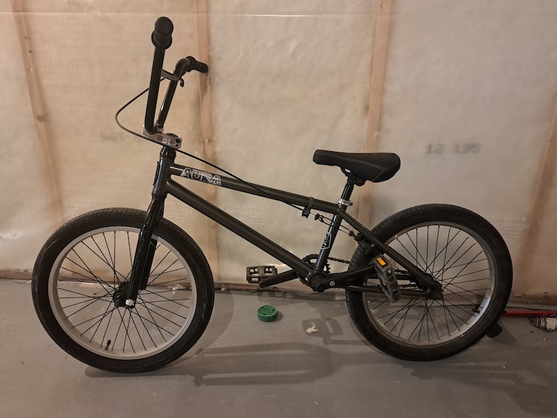 Aura best sale bmx bike