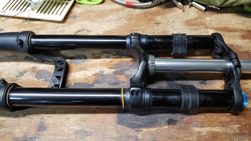 Dual Crown Suspension Rst Killah 2021 RST Killah 26 Coil 200mm For