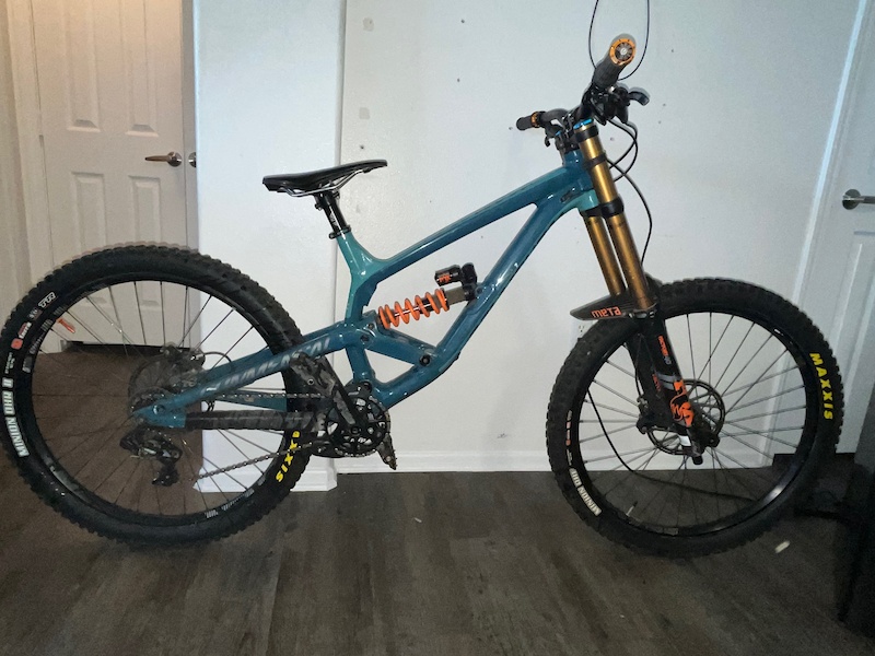 commencal furious race 2019