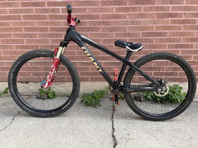 2012 Giant STP Dirt Jump Mountain Bike Size M For Sale