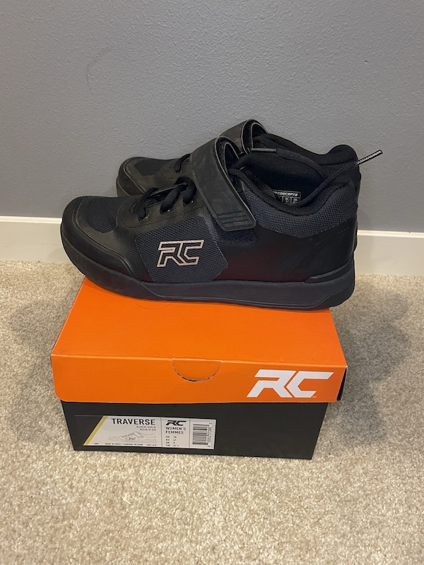 2022 Ride Concepts Traverse Women’s Size 10 Black/Gold For Sale