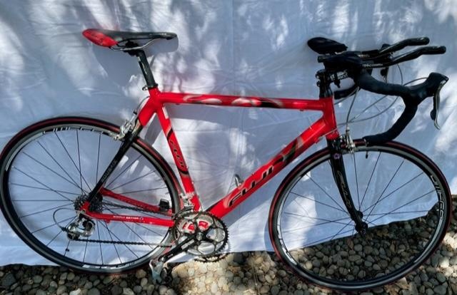 Fuji roubaix discount pro road bike