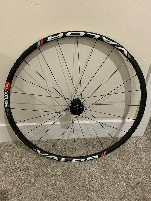 Stan's notubes valor clearance carbon 29 wheelset