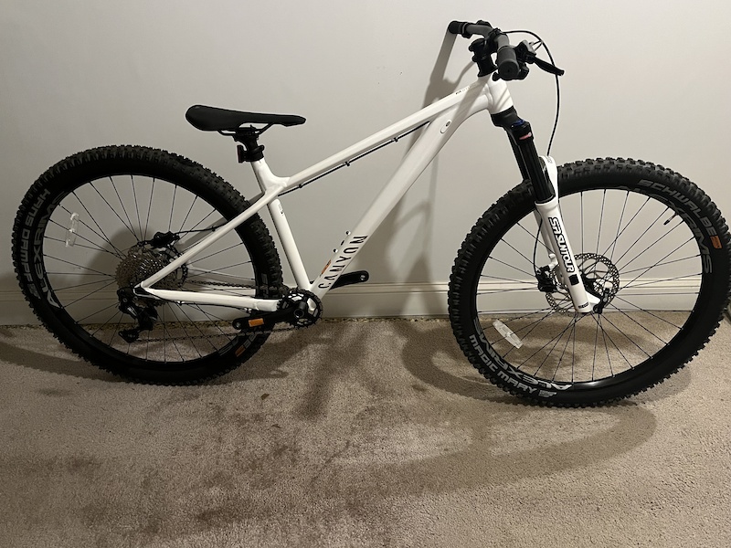 canyon stoic 2 price