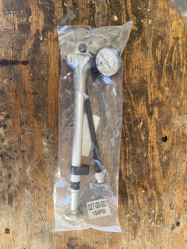 2021 Brand new Fox shock pump 150psi For Sale