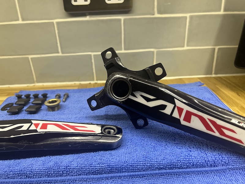 Shimano Saint - FC-M820/825 - Crankset - DH - For Sale